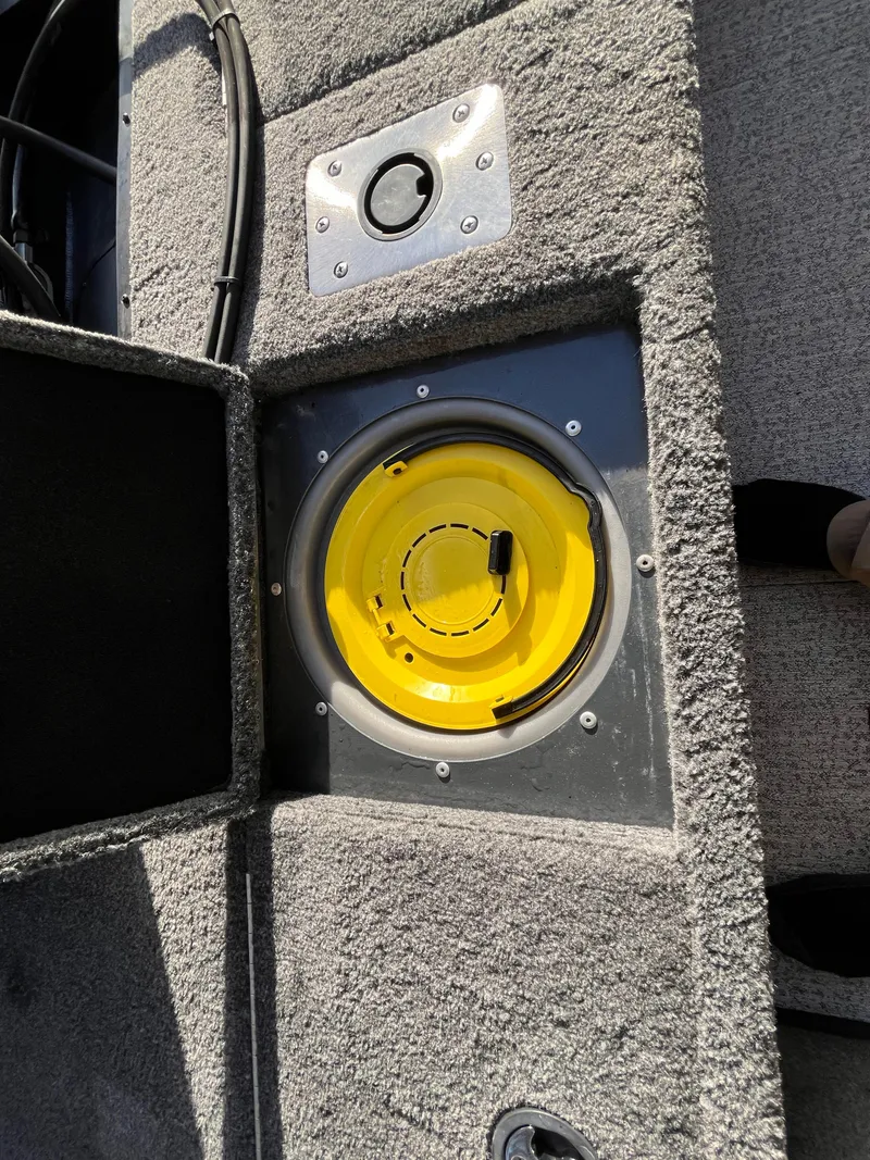 Slide: The Image of Yellow hatch on 2021 Ranger VS1782 WT boat deck. - 45