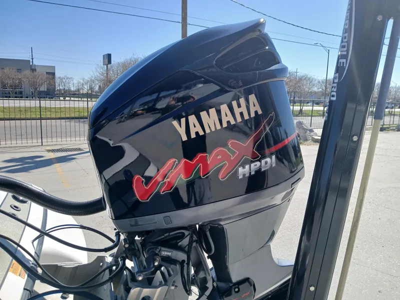 Slide: The Image of Yamaha VMAX HPDI outboard motor on 2006 Skeeter 21 boat. - 3