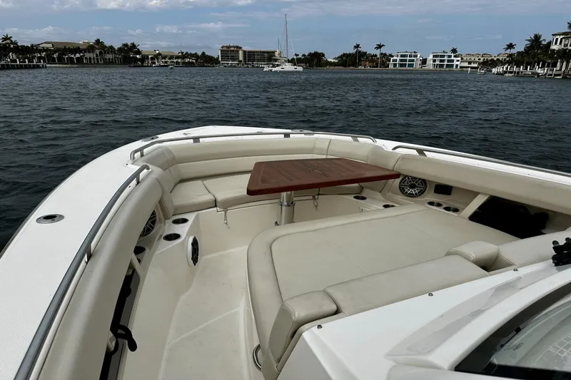 Slide: The Image of Boston Whaler 35 REALM 2021 - 18