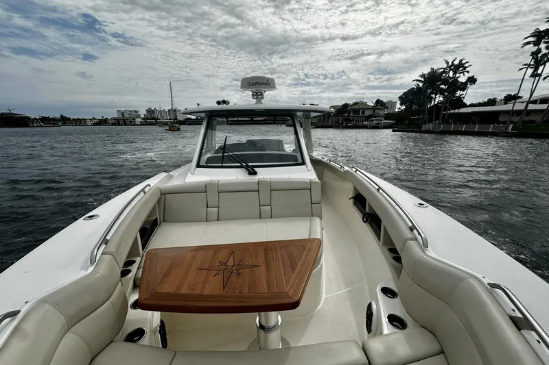 Slide: The Image of Boston Whaler 35 REALM 2021 - 19