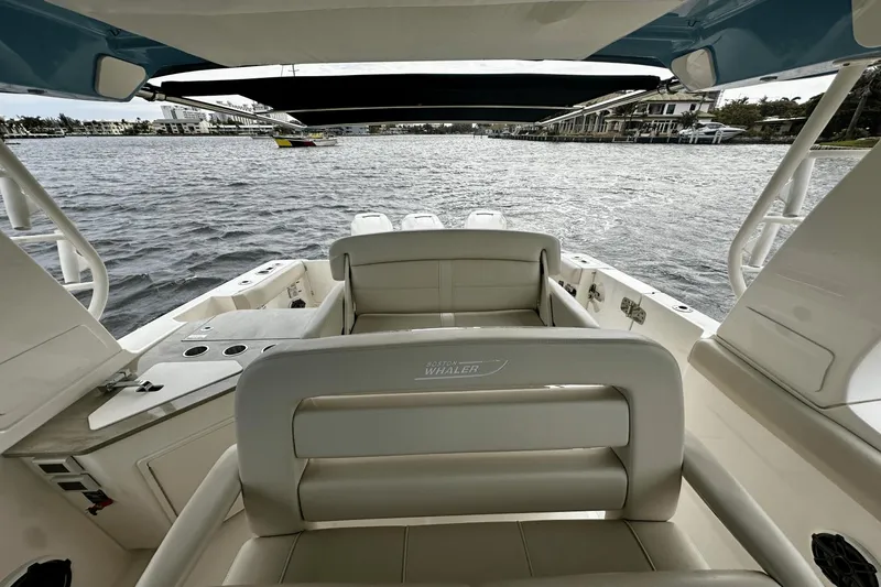 Slide: The Image of Boston Whaler 35 REALM 2021 - 26