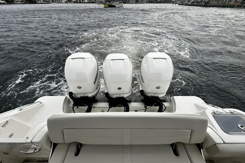 Slide: The Image of Boston Whaler 35 REALM 2021 - 29