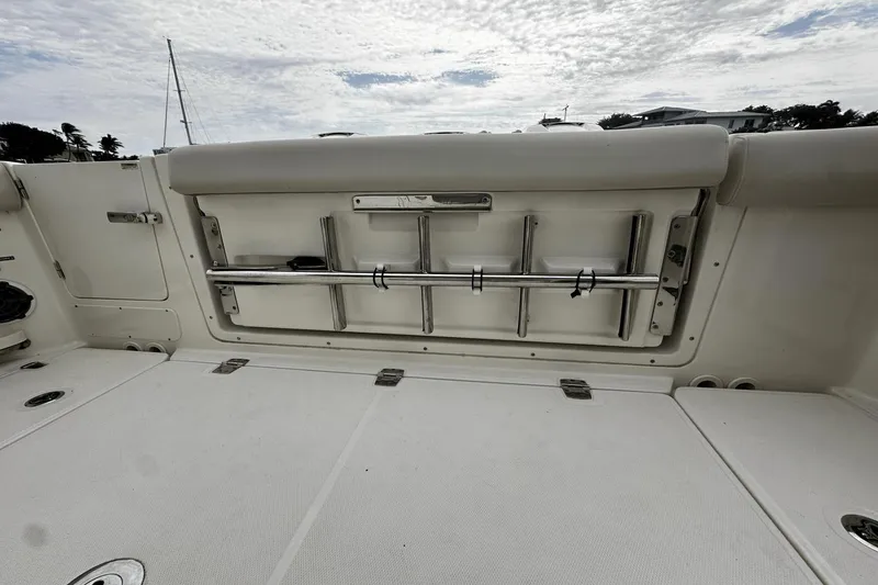 Slide: The Image of Boston Whaler 35 REALM 2021 - 38