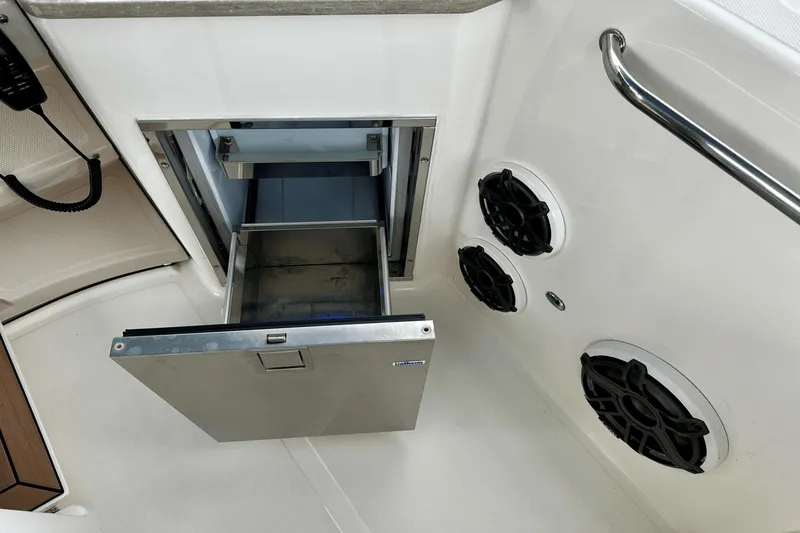 Slide: The Image of Boston Whaler 35 REALM 2021 - 42