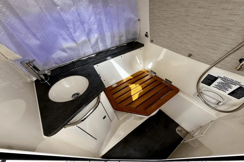 Slide: The Image of Boston Whaler 35 REALM 2021 - 48