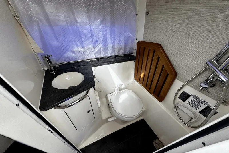 Slide: The Image of Boston Whaler 35 REALM 2021 - 49