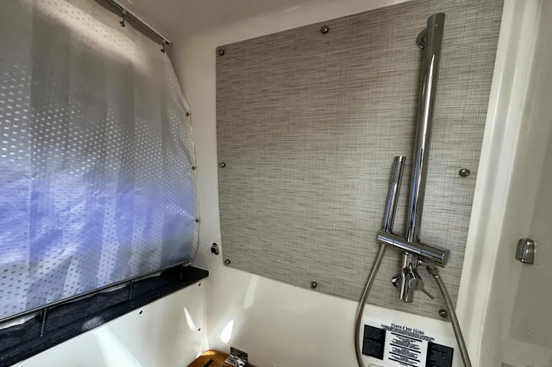 Slide: The Image of Boston Whaler 35 REALM 2021 - 50