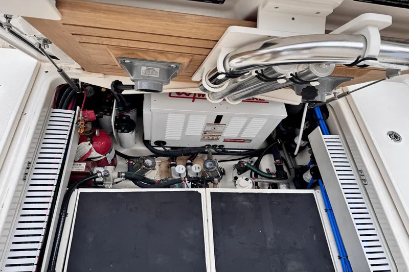 Slide: The Image of Boston Whaler 35 REALM 2021 - 52