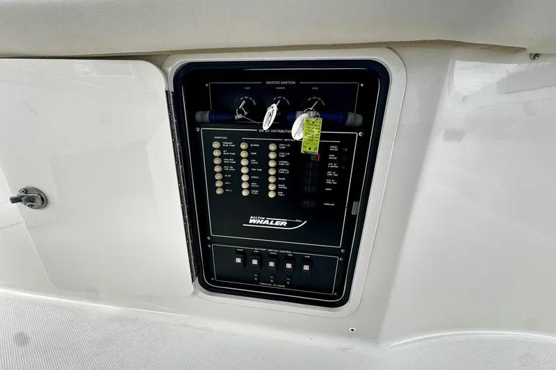 Slide: The Image of Boston Whaler 35 REALM 2021 - 53