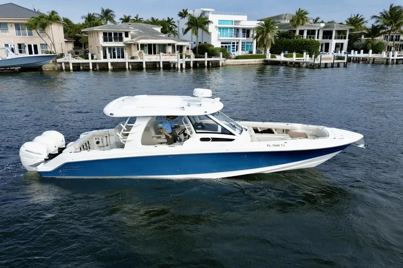 Slide: The Image of Boston Whaler 35 REALM 2021 - 6