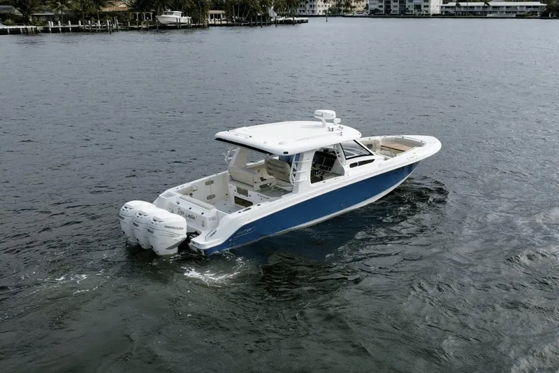 Slide: The Image of Boston Whaler 35 REALM 2021 - 8