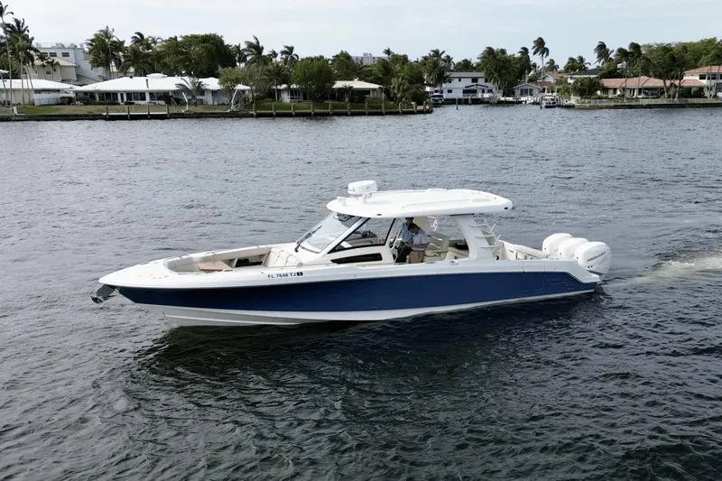Slide: The Image of Boston Whaler 35 REALM 2021 - 9