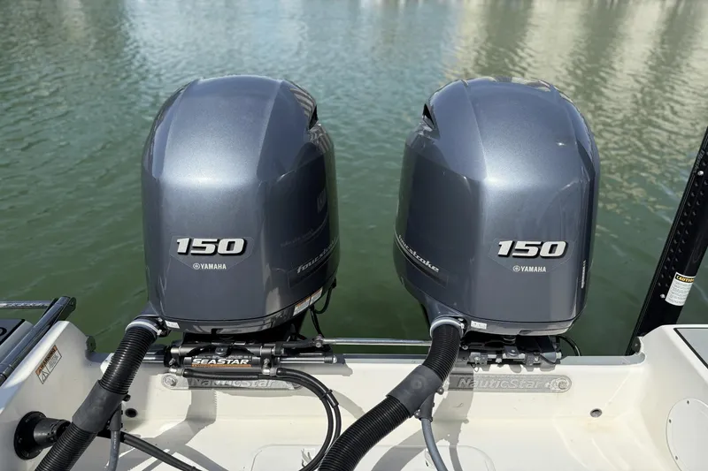 Slide: The Image of NauticStar 2602 Legacy 2021 - 10