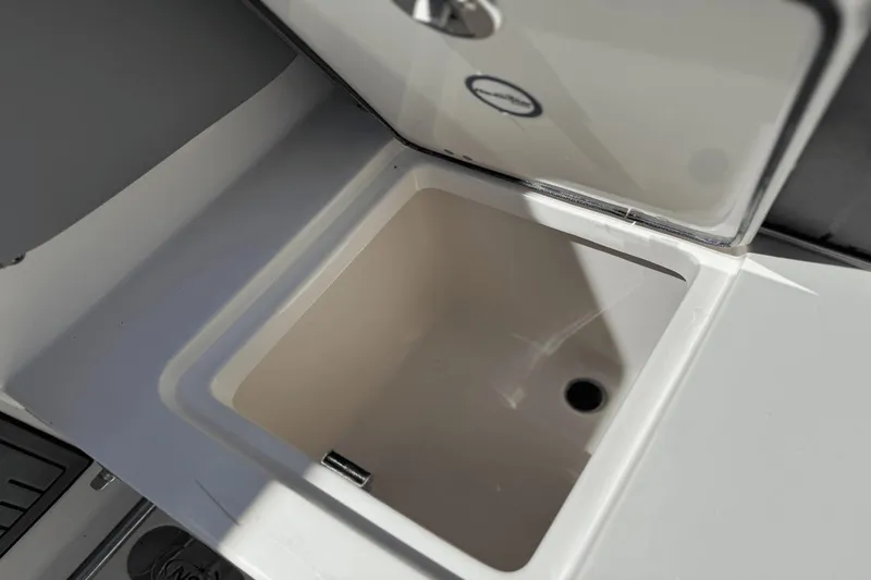 Slide: The Image of NauticStar 2602 Legacy 2021 - 14