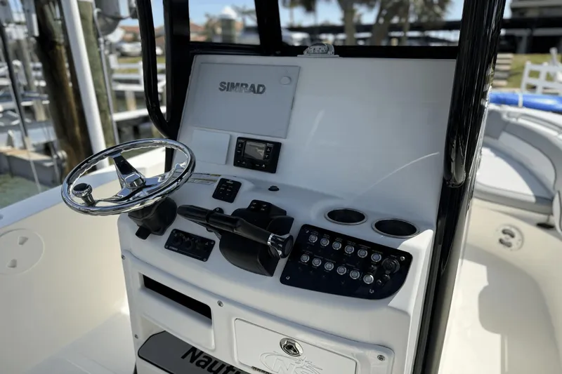 Slide: The Image of NauticStar 2602 Legacy 2021 - 25