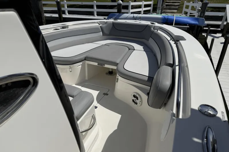 Slide: The Image of NauticStar 2602 Legacy 2021 - 36