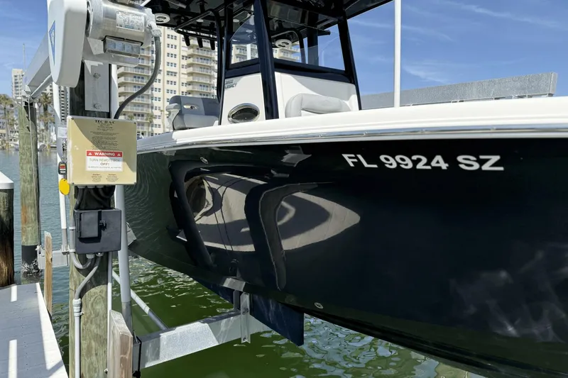 Slide: The Image of NauticStar 2602 Legacy 2021 - 4