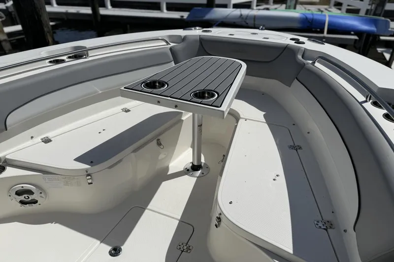 Slide: The Image of NauticStar 2602 Legacy 2021 - 44