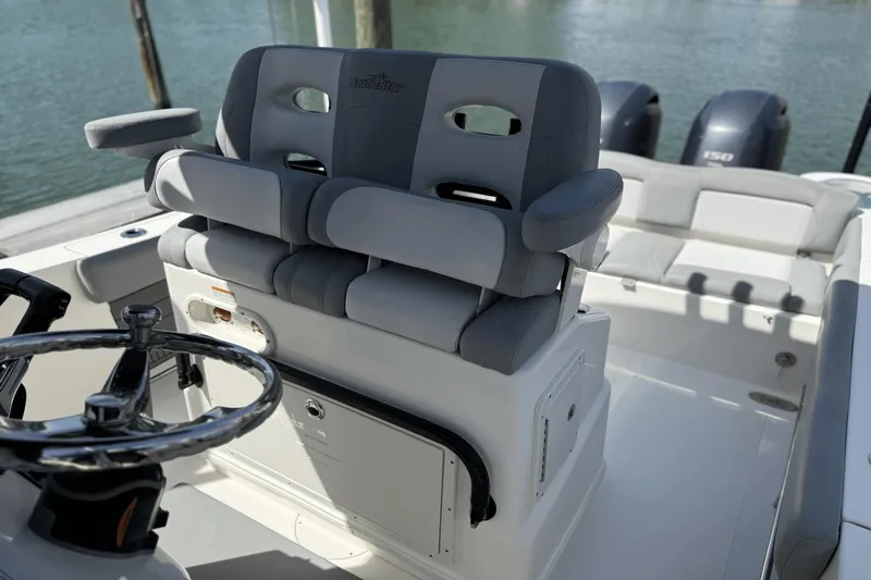 Slide: The Image of NauticStar 2602 Legacy 2021 - 54