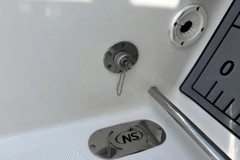 Slide: The Image of NauticStar 2602 Legacy 2021 - 56