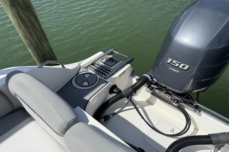 Slide: The Image of NauticStar 2602 Legacy 2021 - 9