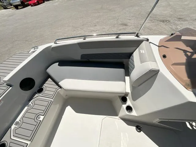 Slide: The Image of Starcraft SVX 171 OB 2025 - 8