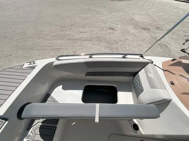 Slide: The Image of Starcraft SVX 171 OB 2025 - 9