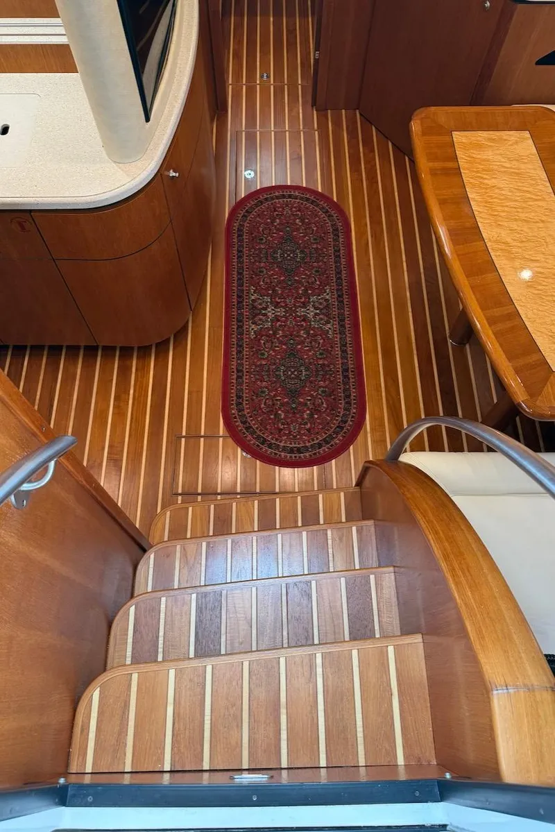 Slide: The Image of Tiara 4300 Sovran 2008 - 17