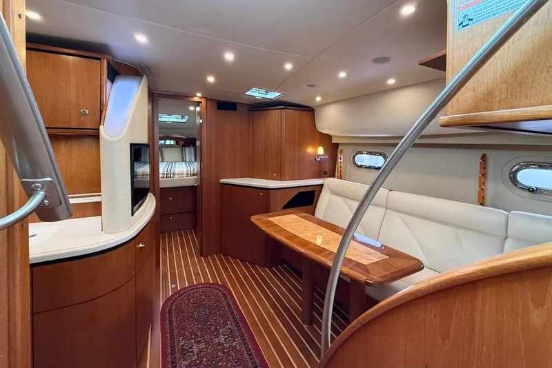 Slide: The Image of Tiara 4300 Sovran 2008 - 19