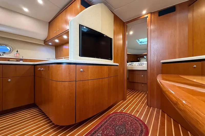 Slide: The Image of Tiara 4300 Sovran 2008 - 21