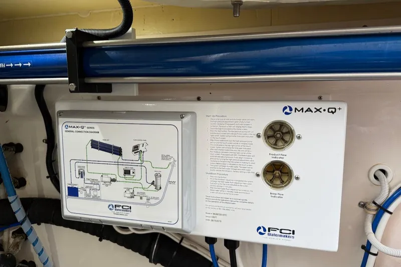 Slide: The Image of Tiara 4300 Sovran 2008 - 53