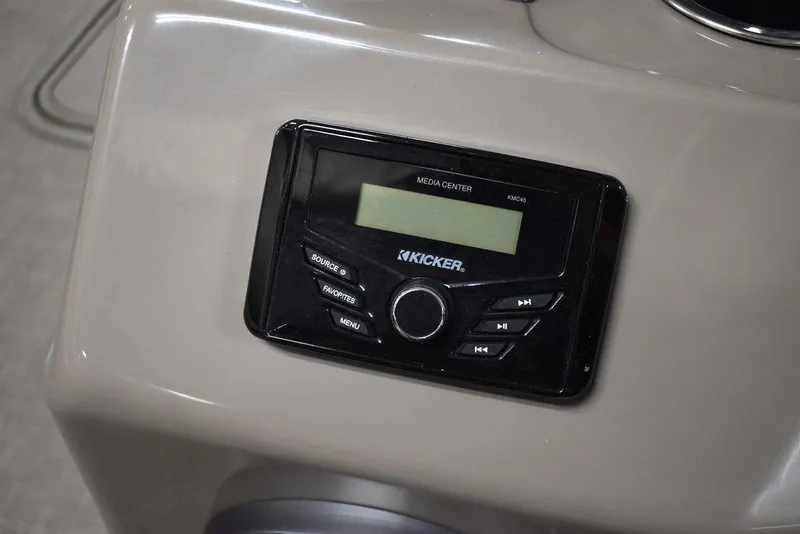 Slide: The Image of Sun Tracker Sportfish 24 XP3 2023 - 56