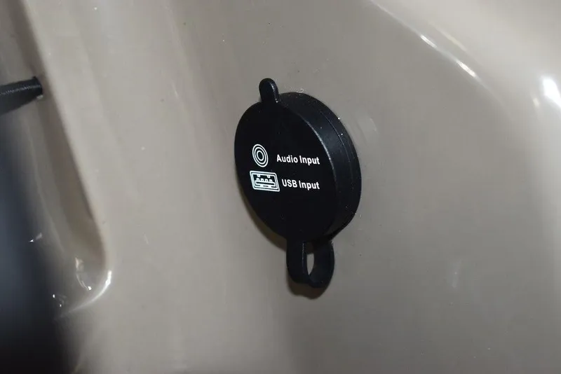 Slide: The Image of Sun Tracker Sportfish 24 XP3 2023 - 57