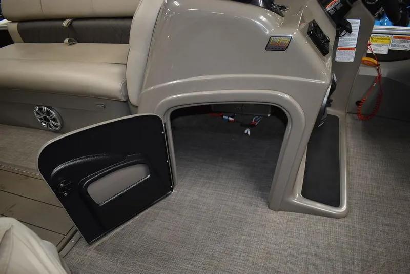 Slide: The Image of Sun Tracker Sportfish 24 XP3 2023 - 60