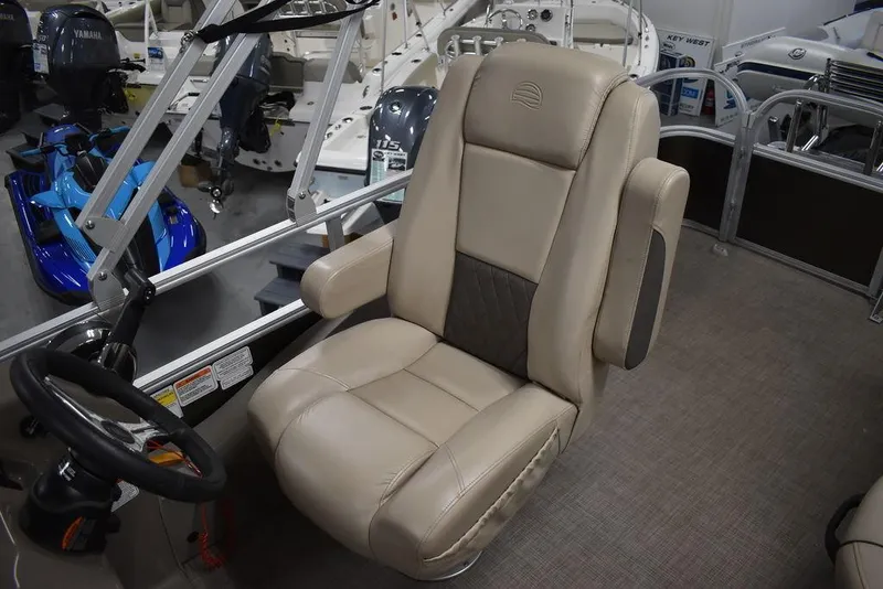 Slide: The Image of Sun Tracker Sportfish 24 XP3 2023 - 63