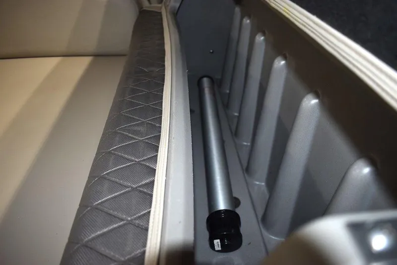 Slide: The Image of Sun Tracker Sportfish 24 XP3 2023 - 71