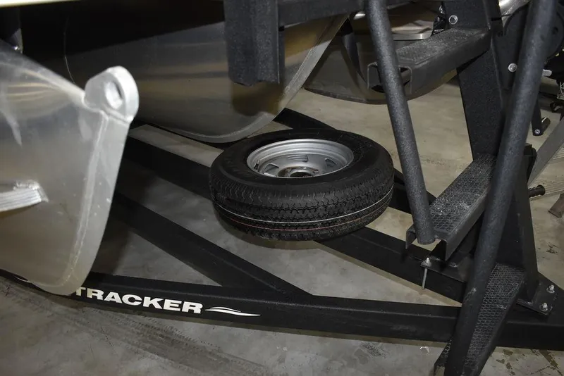 Slide: The Image of Sun Tracker Sportfish 24 XP3 2023 - 92