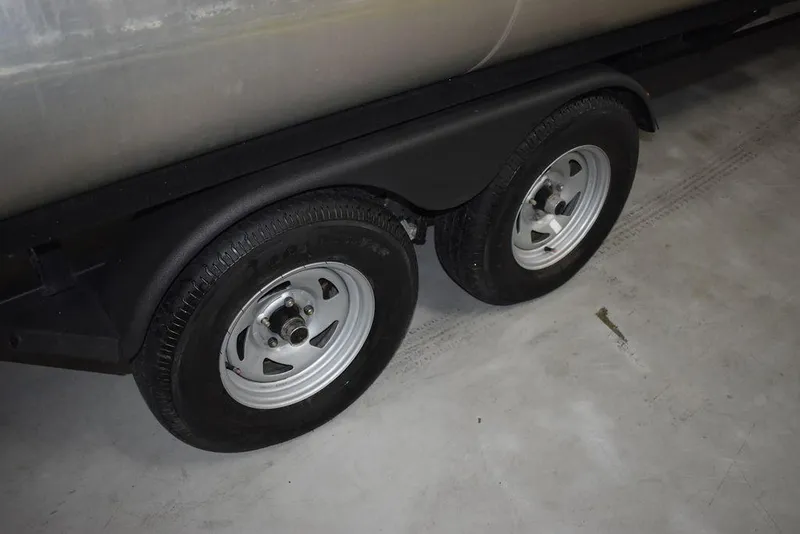 Slide: The Image of Sun Tracker Sportfish 24 XP3 2023 - 98