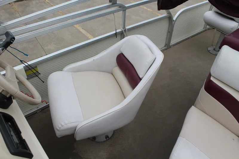 Slide: The Image of Voyager 20 sport 2004 - 15