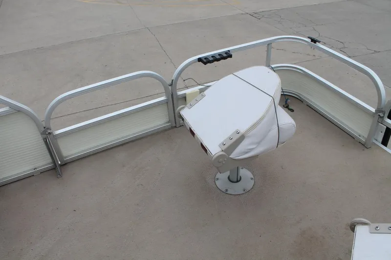 Slide: The Image of Voyager 20 sport 2004 - 18