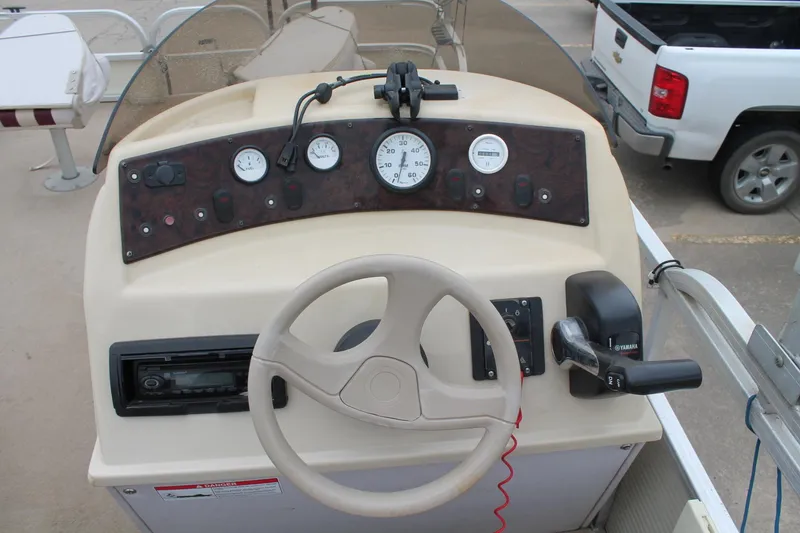 Slide: The Image of Voyager 20 sport 2004 - 5