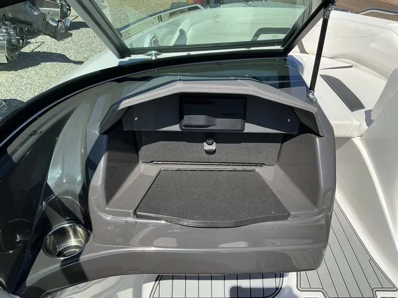 Slide: The Image of Monterey 224FS 2025 - 14