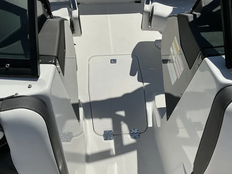 Slide: The Image of Monterey 238SS Super Sport 2025 - 11