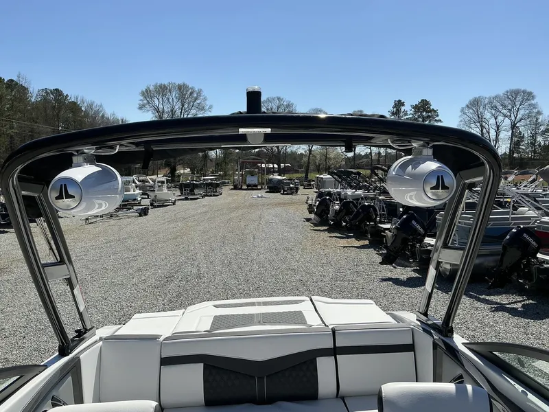 Slide: The Image of Monterey 238SS Super Sport 2025 - 19