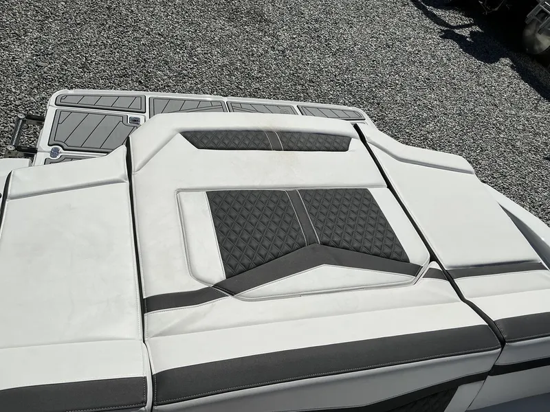 Slide: The Image of Monterey 238SS Super Sport 2025 - 9