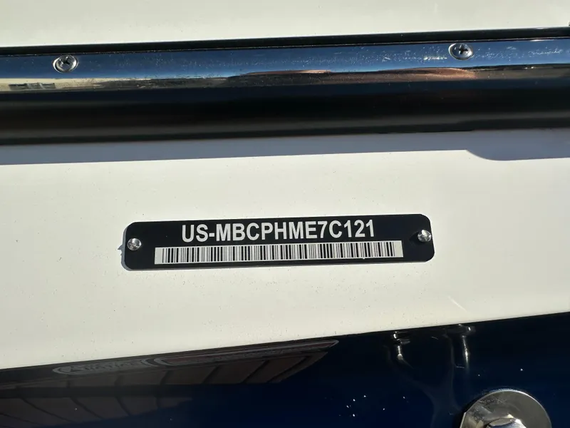 Slide: The Image of MasterCraft X24 2021 - 13