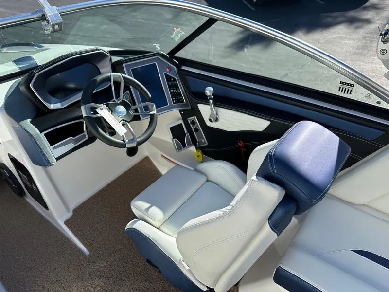 Slide: The Image of MasterCraft X24 2021 - 8