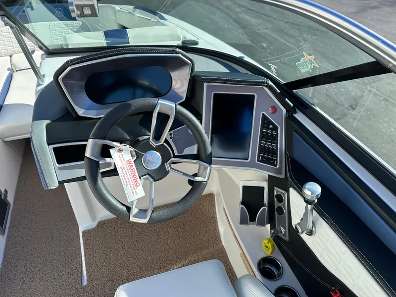 Slide: The Image of MasterCraft X24 2021 - 9