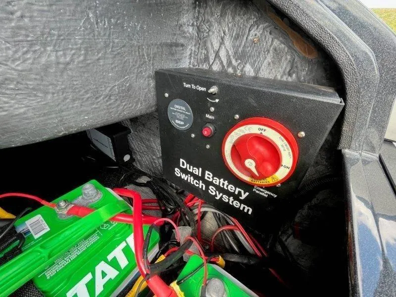 Slide: The Image of Dual battery switch system in 2018 Crest Savannah 250 NX-L boat. - 32