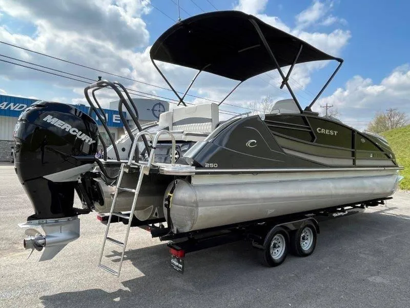 Slide: The Image of Crest Savannah 250 SLS 2018 - 53